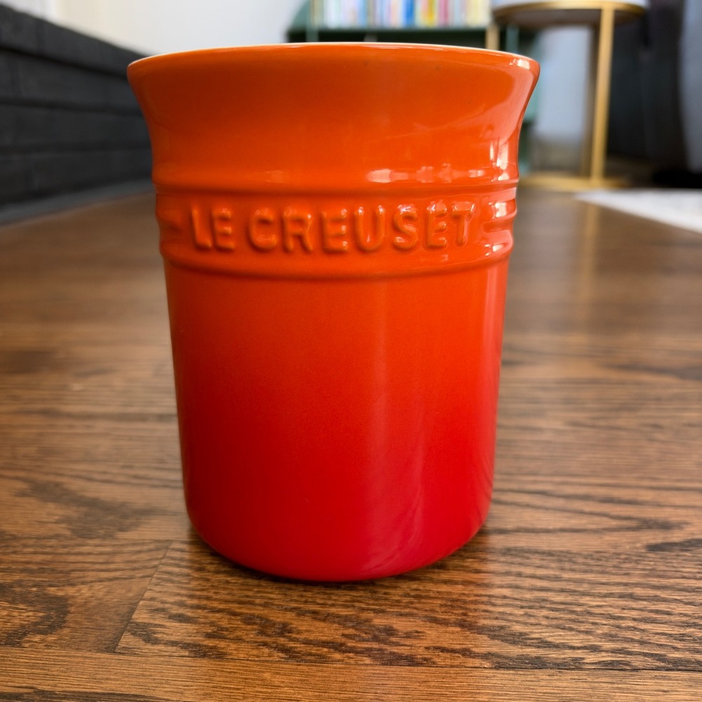 NWOT Le Creuset Stoneware Utensil Crock 1L Volcanic Orange Storage Quality